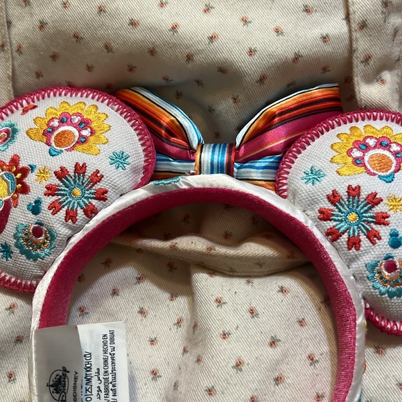 Disney Minnie Ears - Picture 4 of 4